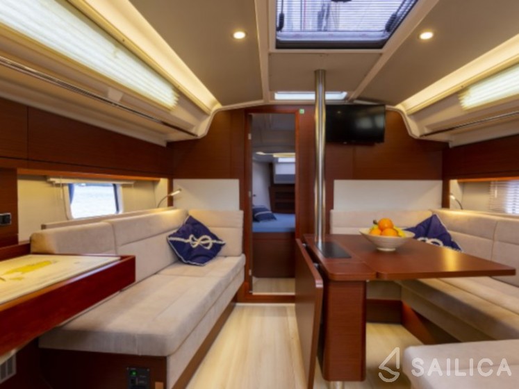 Hanse 388 - Yacht Charter Sailica