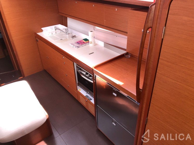 Dufour 460 GL - Yacht Charter Sailica