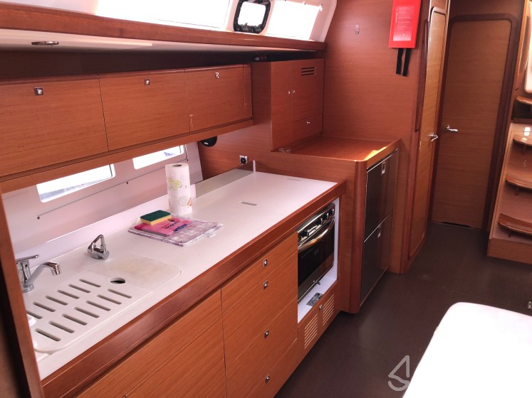 Dufour 460 GL - Yacht Charter Sailica