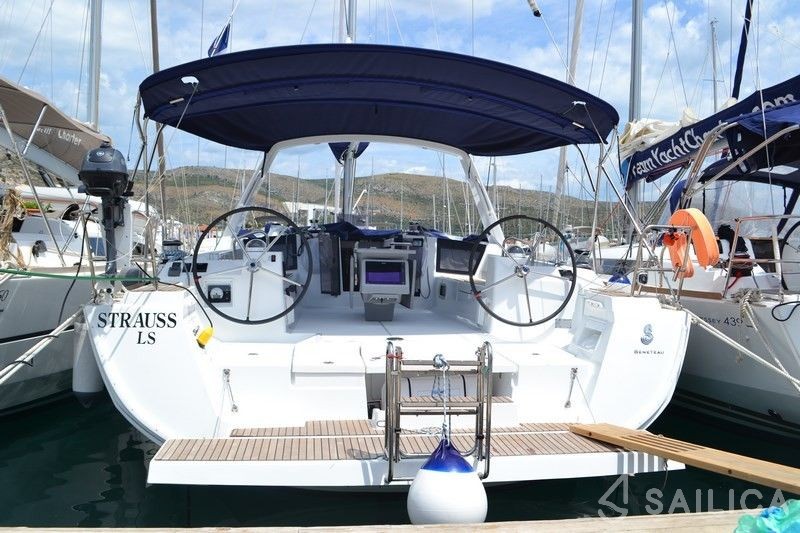 Oceanis 45 - Yacht Charter Sailica