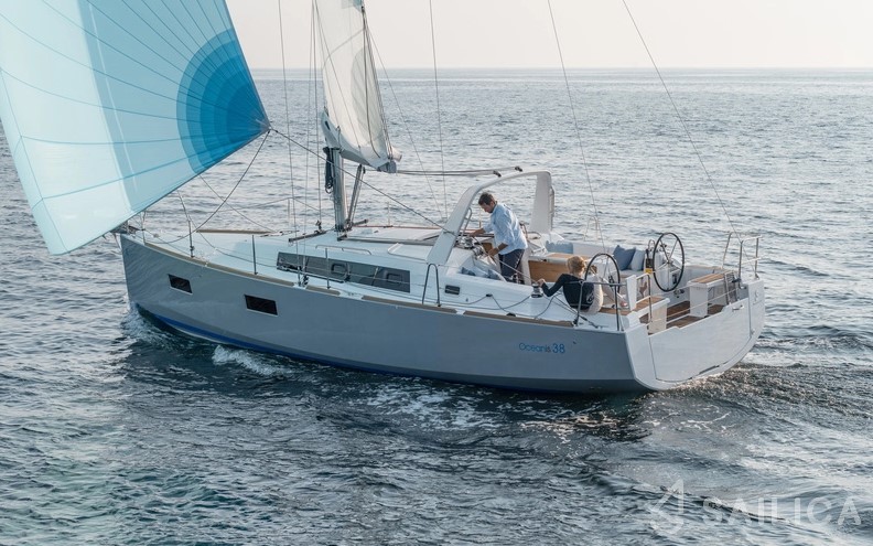 Oceanis 38 - Yacht Charter Sailica
