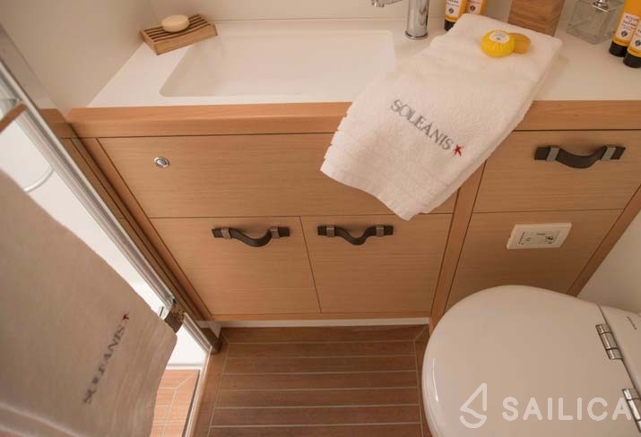 Lagoon 620 - Yacht Charter Sailica