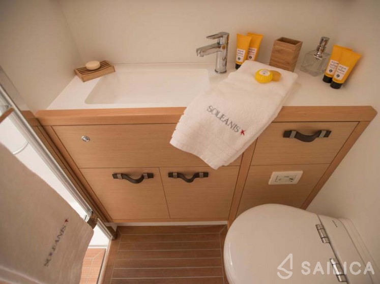 Lagoon 620 - Yacht Charter Sailica