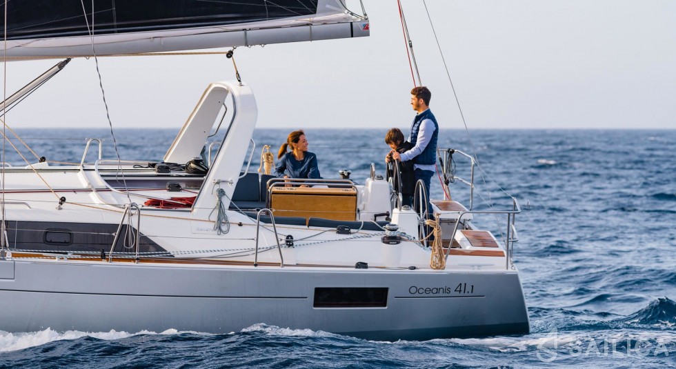 Oceanis 41.1 - Yacht Charter Sailica