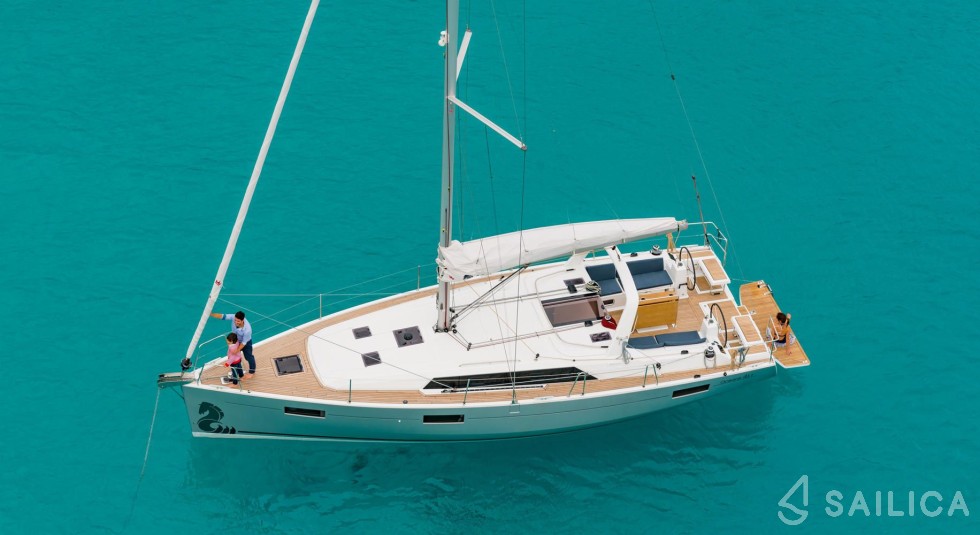 Oceanis 41.1 - Yacht Charter Sailica