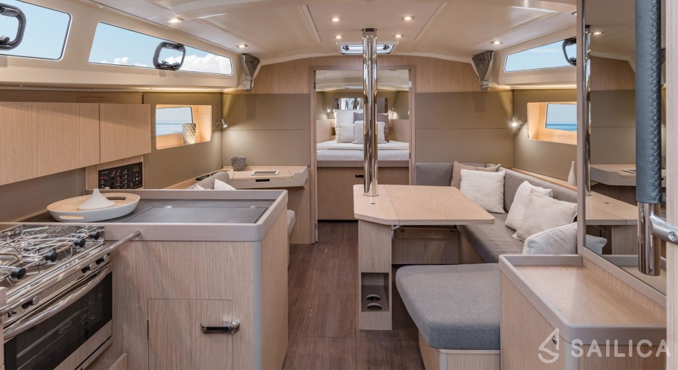 Oceanis 41.1 - Yacht Charter Sailica