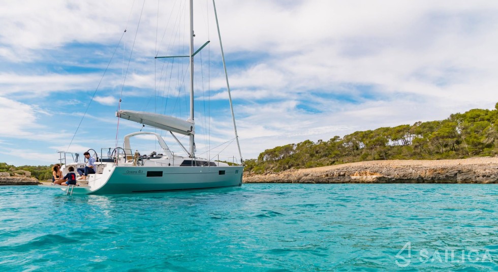 Oceanis 41.1 - Yacht Charter Sailica