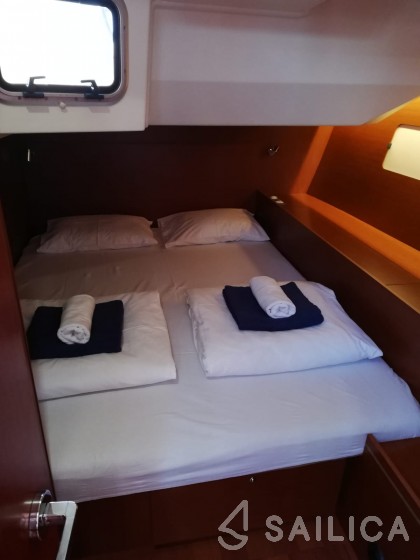 Oceanis 51.1 - Yacht Charter Sailica