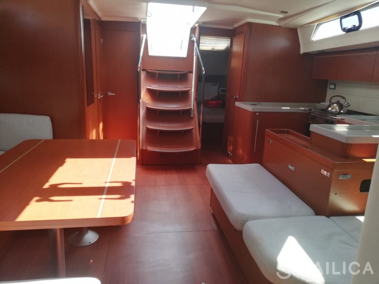 Oceanis 51.1 - Yacht Charter Sailica