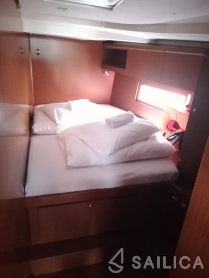 Oceanis 51.1 - Yacht Charter Sailica