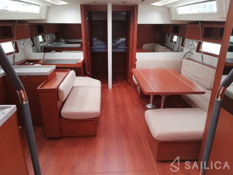 Oceanis 51.1 - Yacht Charter Sailica