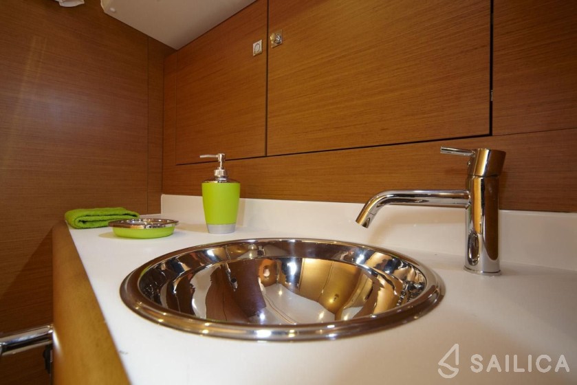 Sun Odyssey 449 - Yacht Charter Sailica