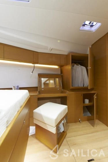 Sun Odyssey 479 - Yacht Charter Sailica
