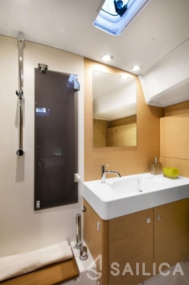 Sun Odyssey 479 - Yacht Charter Sailica