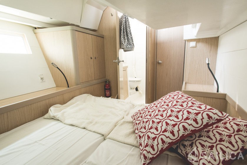 Oceanis 48 - Yacht Charter Sailica
