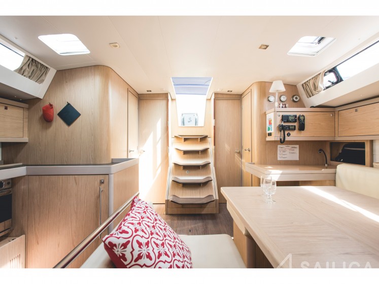 Oceanis 48 - Yacht Charter Sailica