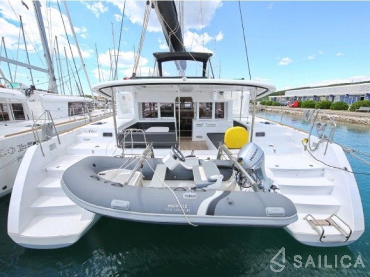 Lagoon 450  Flybridge - Yacht Charter Sailica