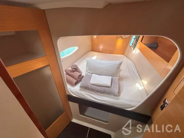 Lipari 41 - Yacht Charter Sailica