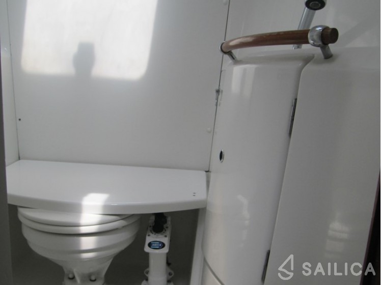 Oceanis 393 Clipper - Yacht Charter Sailica