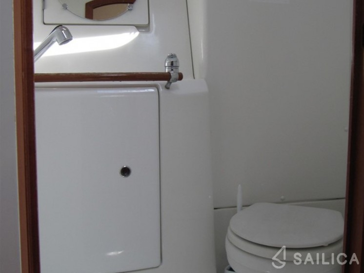 Oceanis 393 Clipper - Yacht Charter Sailica