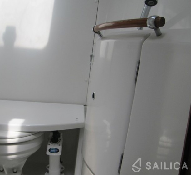 Oceanis 393 Clipper - Yacht Charter Sailica