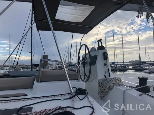 Bali 4.5 - Yacht Charter Sailica