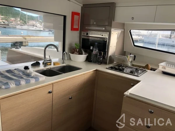 Bali 4.5 - Yacht Charter Sailica