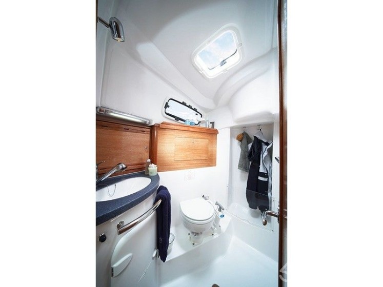 Oceanis 41.1 - Yacht Charter Sailica