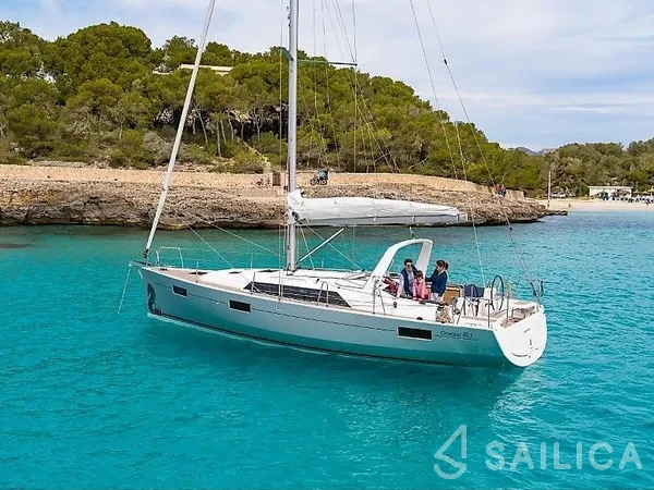 Oceanis 41.1 - Yacht Charter Sailica