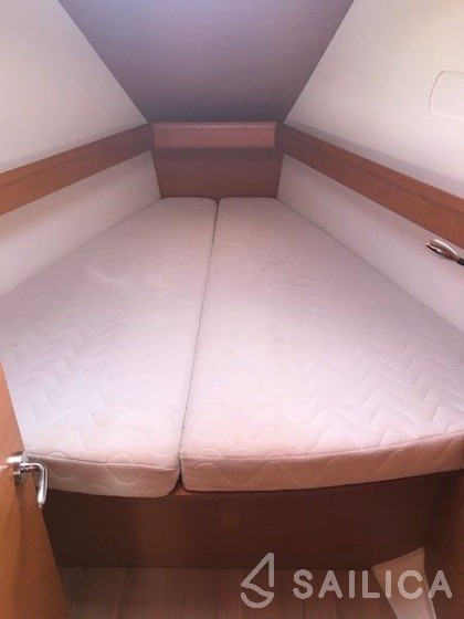 Sun Odyssey 449 - Yacht Charter Sailica