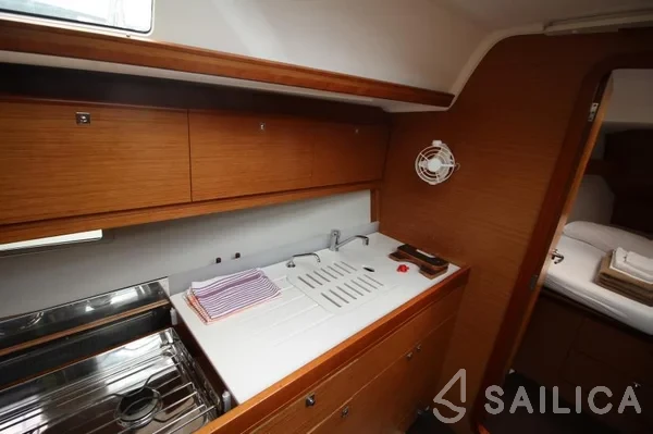 Dufour 382 GL - Yacht Charter Sailica