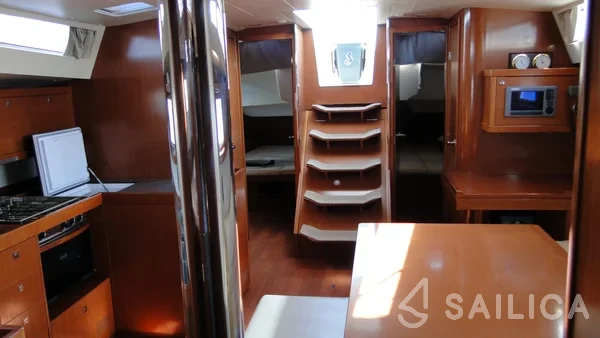 Oceanis 48 - Yacht Charter Sailica