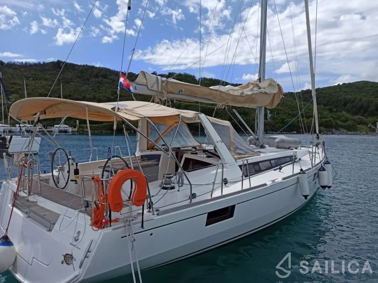 Oceanis 48 - Yacht Charter Sailica