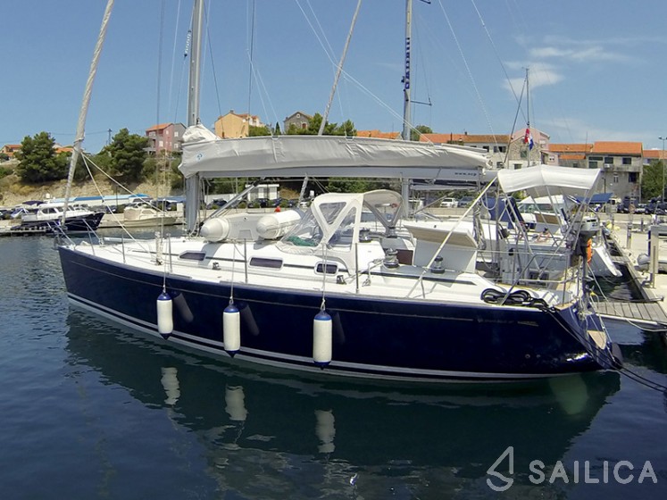 Grand Soleil 40 - Yacht Charter Sailica