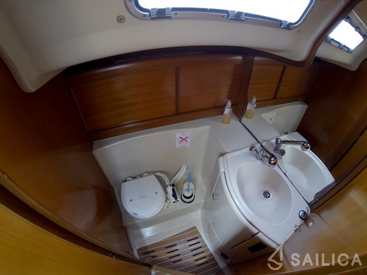 Grand Soleil 40 - Yacht Charter Sailica