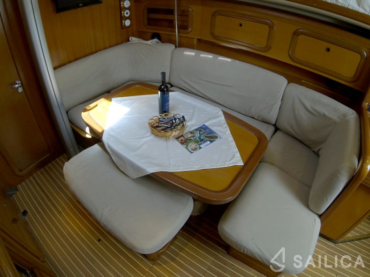Grand Soleil 40 - Yacht Charter Sailica
