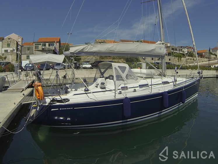 Grand Soleil 40 - Yacht Charter Sailica