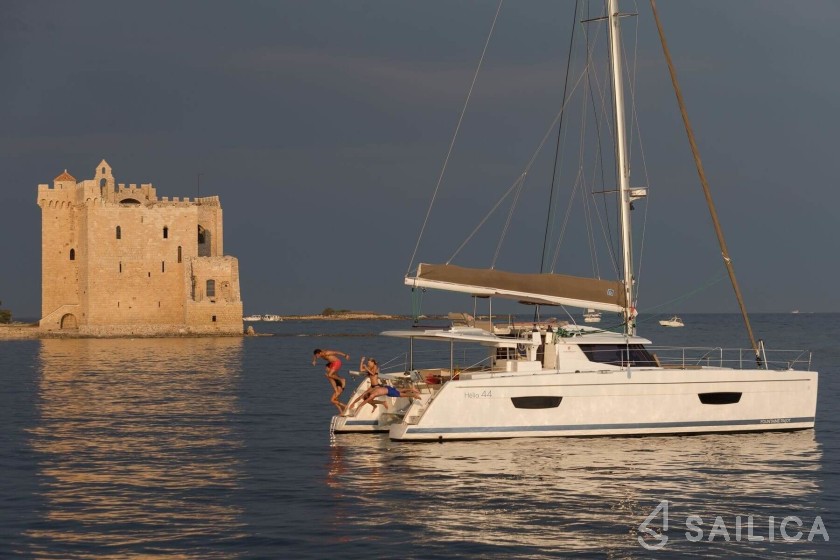 Helia 44 - Yacht Charter Sailica