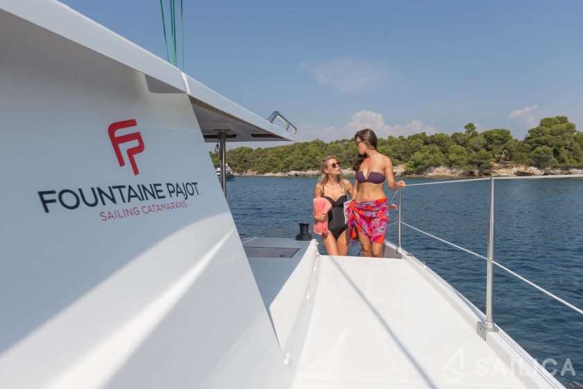 Helia 44 - Yacht Charter Sailica