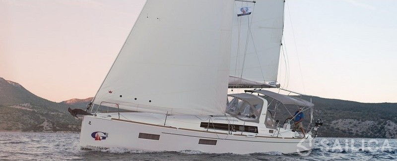 Oceanis 38.1 - Yacht Charter Sailica