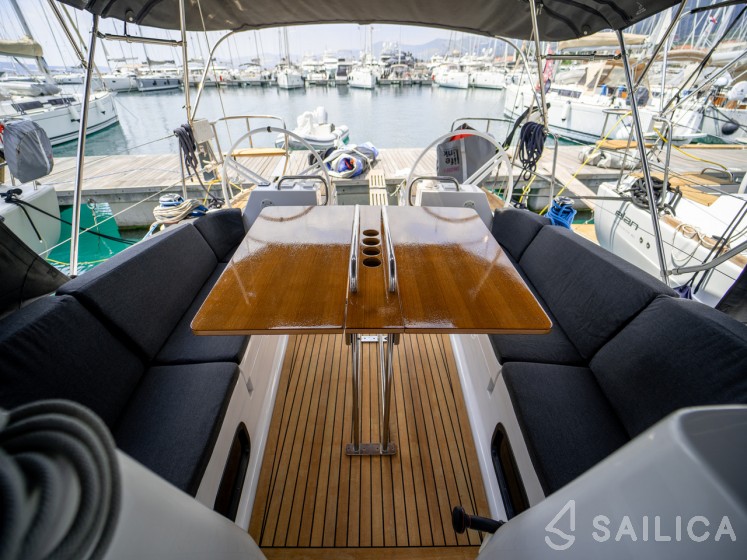 Elan Impression 40.1 - Yacht Charter Sailica