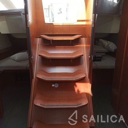 Oceanis 48 - Yacht Charter Sailica