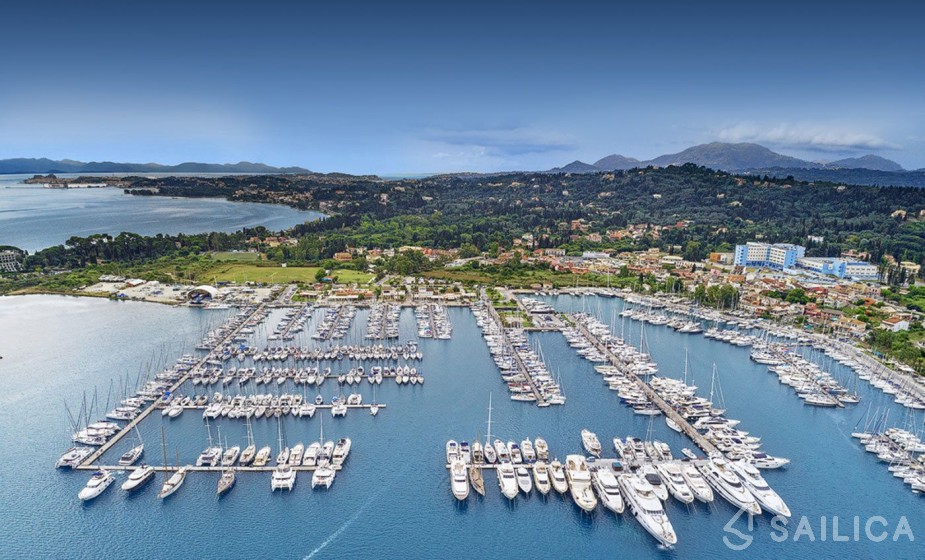 Oceanis 48 - Yacht Charter Sailica