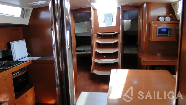 Oceanis 48 - Yacht Charter Sailica