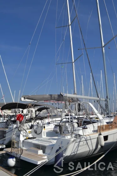 Oceanis 48 - Yacht Charter Sailica