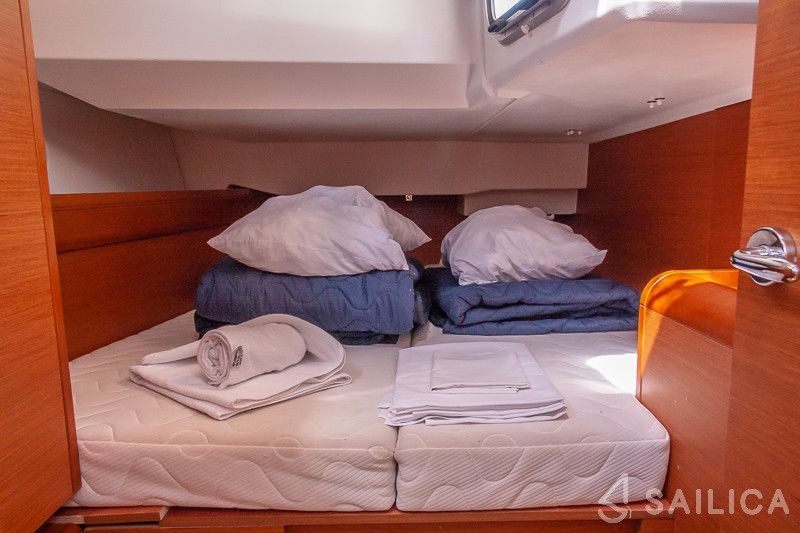 Sun Odyssey 449 - Yacht Charter Sailica