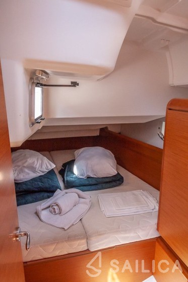 Sun Odyssey 449 - Yacht Charter Sailica