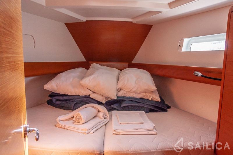 Sun Odyssey 449 - Yacht Charter Sailica