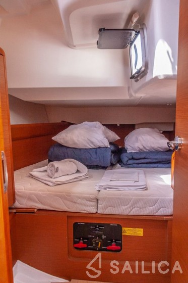 Sun Odyssey 449 - Yacht Charter Sailica
