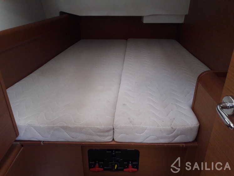 Sun Odyssey 449 - Yacht Charter Sailica